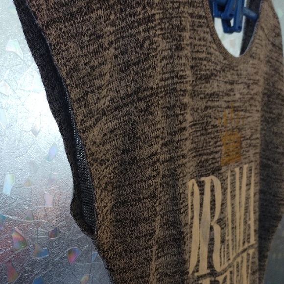 No Boundaries Graphic Tee - Picture 4 of 10